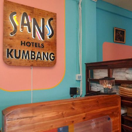 Sans Hotel Kumbang Yogyakarta By Reddoorz Екстериор снимка