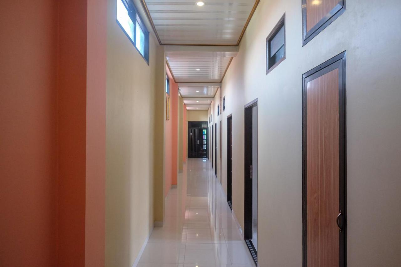 Sans Hotel Kumbang Yogyakarta By Reddoorz Екстериор снимка