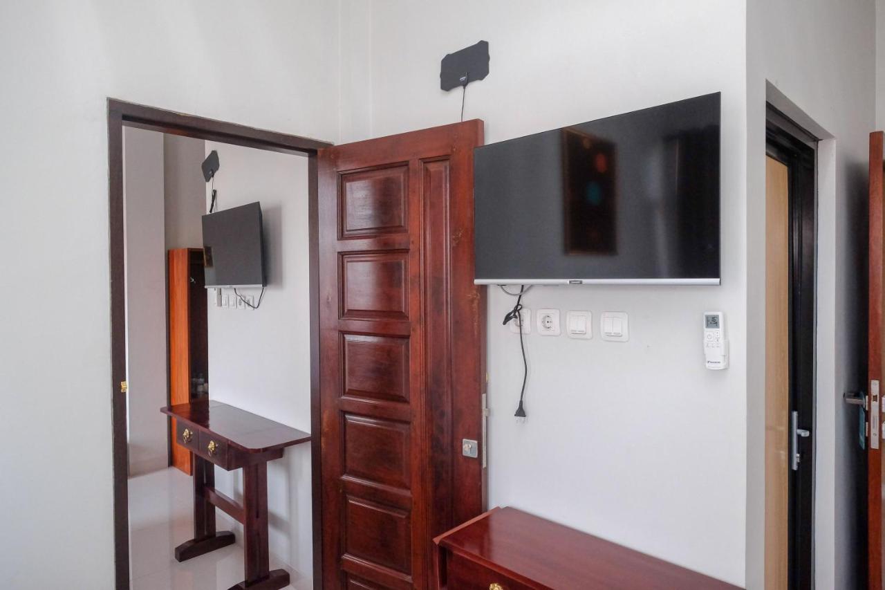 Sans Hotel Kumbang Yogyakarta By Reddoorz Екстериор снимка