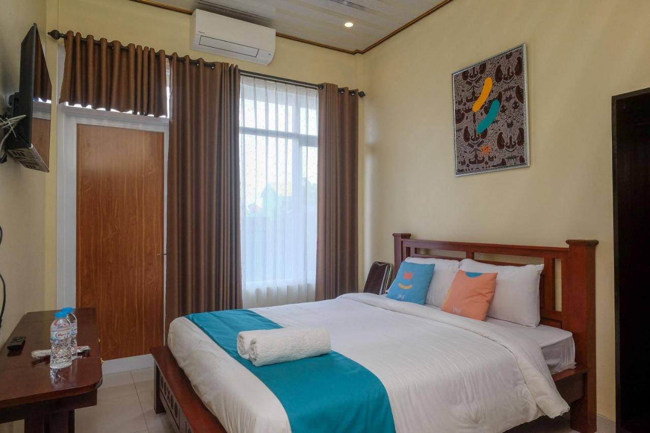 Sans Hotel Kumbang Yogyakarta By Reddoorz Екстериор снимка