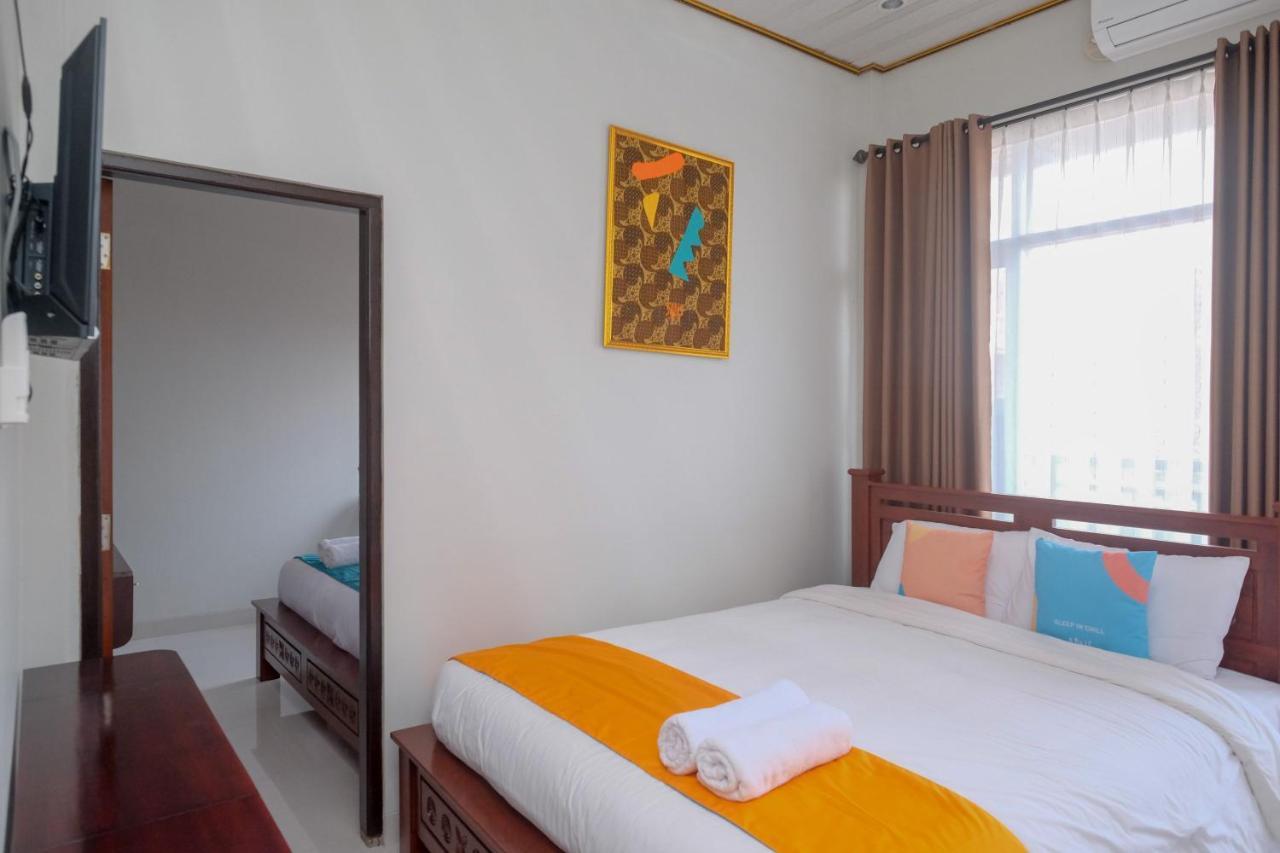 Sans Hotel Kumbang Yogyakarta By Reddoorz Екстериор снимка