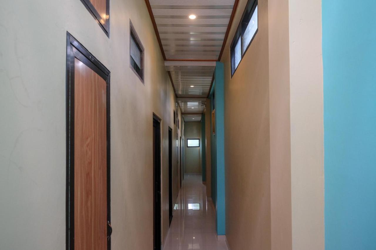 Sans Hotel Kumbang Yogyakarta By Reddoorz Екстериор снимка