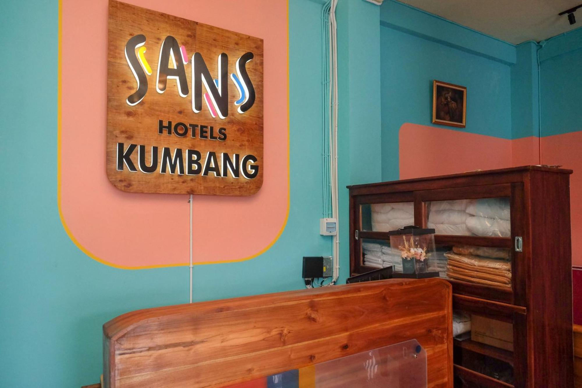 Sans Hotel Kumbang Yogyakarta By Reddoorz Екстериор снимка